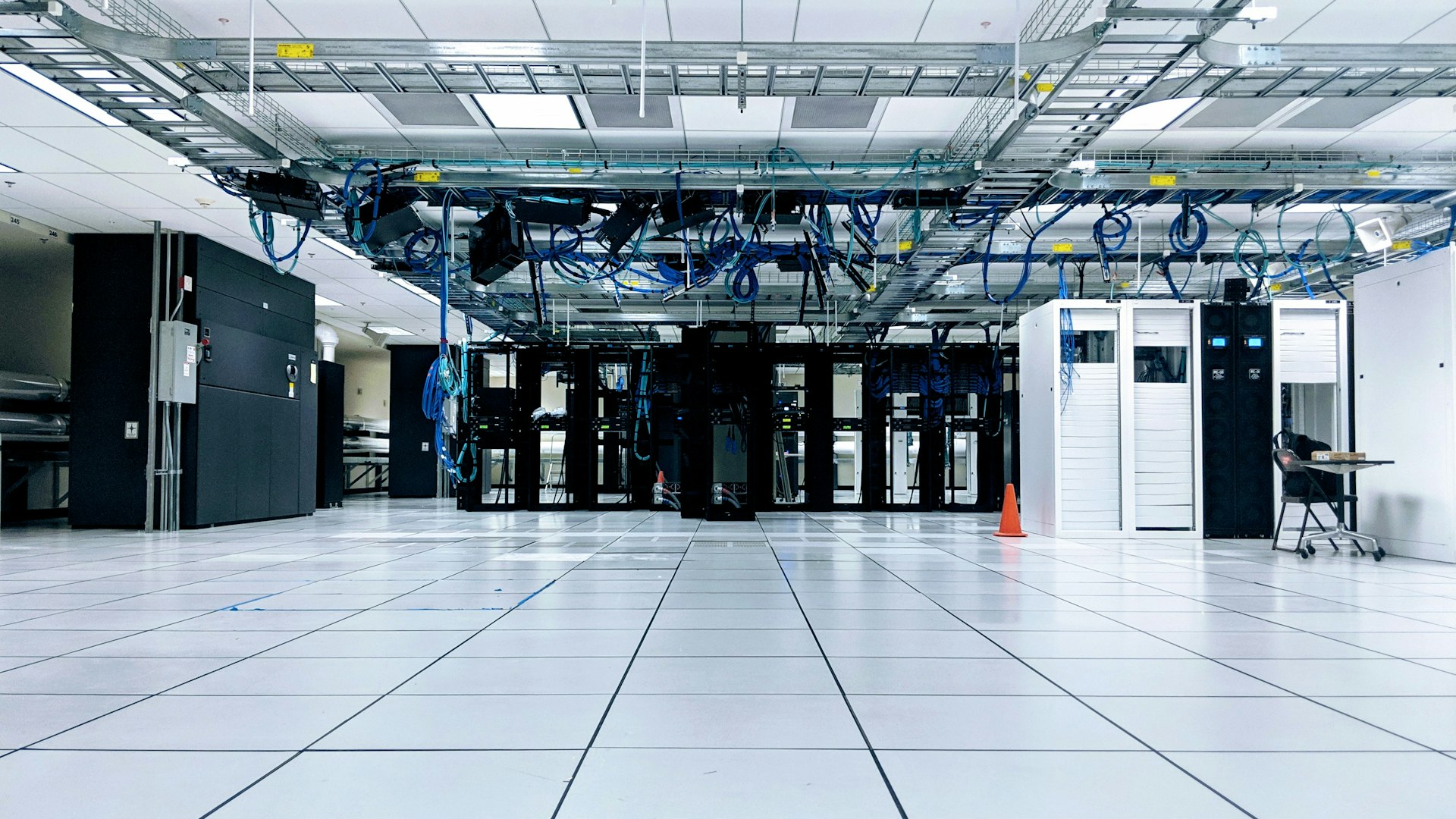 Rechenzentrum mit Speicher-Arrays